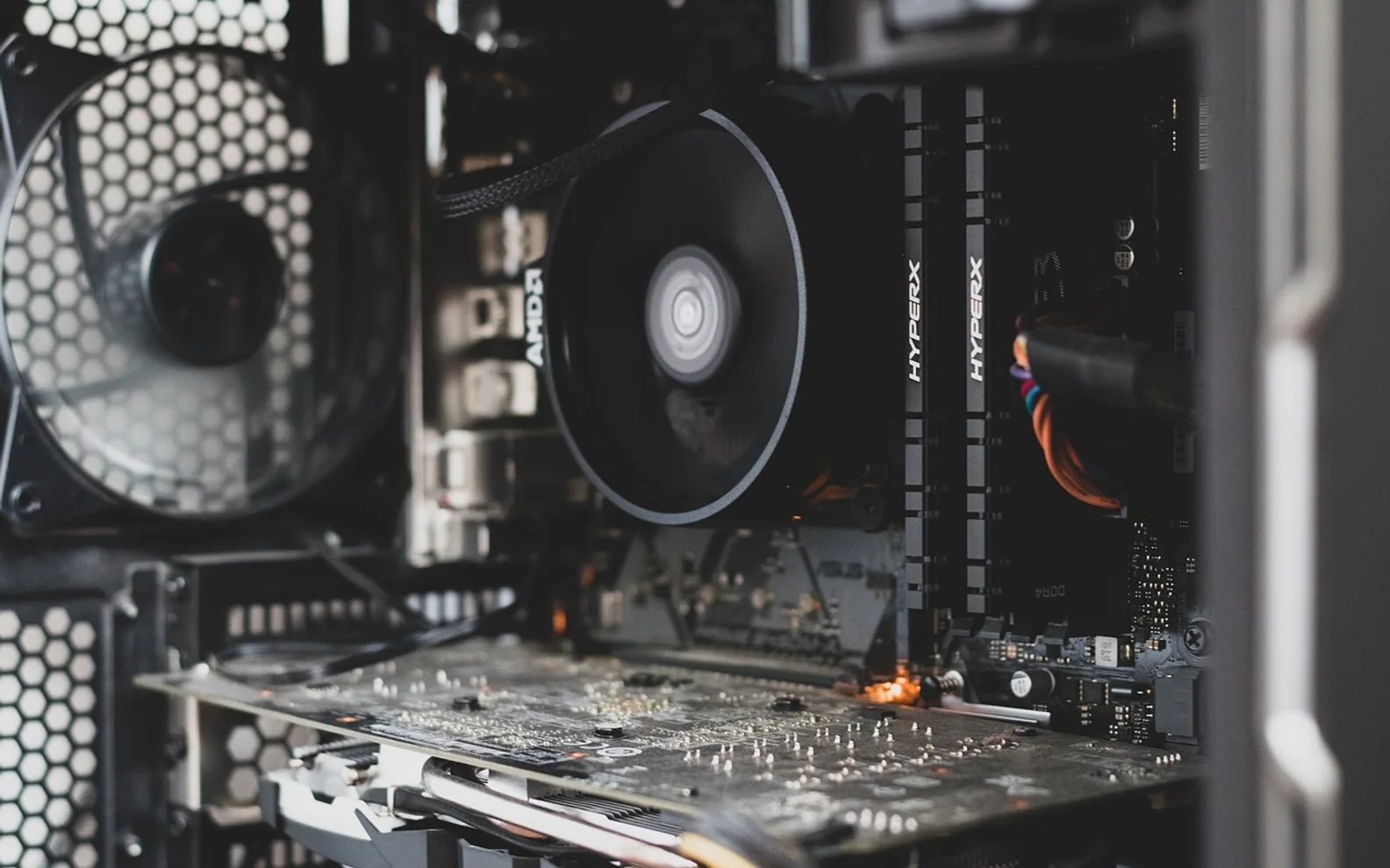 Computer, cpu and computer fan
